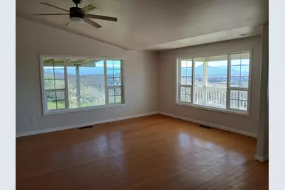 1360 W Linn Road, Eagle Point, OR 97524 - Photo 9