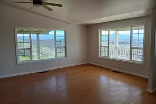 1360 W Linn Rd, Eagle Point, OR 97524 - Photo 9