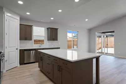 1140 Pumpkin Ridge Drive #336, Eagle Point, OR 97524 - Photo 5