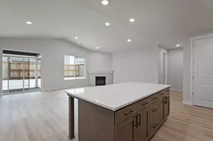 1140 Pumpkin Ridge Dr, Eagle Point, OR 97524 - Photo 7