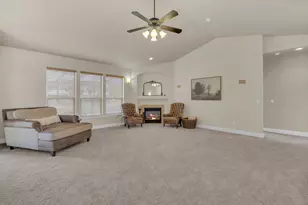 4013 SW Tommy Armour Ln, Redmond, OR 97756 - Photo 9