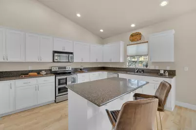 4013 SW Tommy Armour Lane, Redmond, OR 97756 - Photo 13