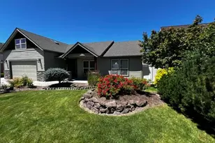 4013 SW Tommy Armour Ln, Redmond, OR 97756 - Photo 1