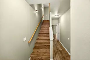 221 Cherry Bark Ln, Medford, OR 97501 - Photo 5