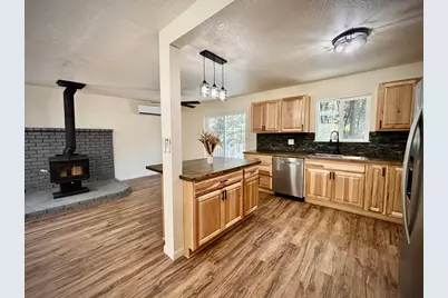 5125 Hugo Road, Grants Pass, OR 97526 - Photo 3