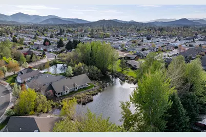 1206 Devonshire Way, Grants Pass, OR 97527 - Photo 3