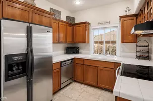 2566 NE Keats Dr, Bend, OR 97701 - Photo 17