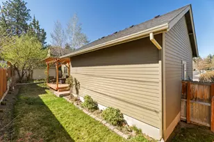 2566 NE Keats Dr, Bend, OR 97701 - Photo 47