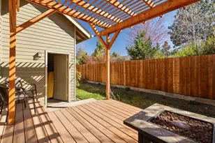 2566 NE Keats Dr, Bend, OR 97701 - Photo 43