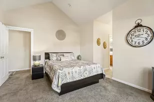 2566 NE Keats Dr, Bend, OR 97701 - Photo 25