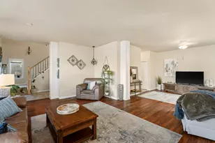 2566 NE Keats Dr, Bend, OR 97701 - Photo 11