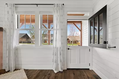 608 S Birch Street, Sisters, OR 97759 - Photo 9