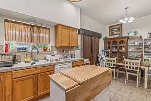 1711 Blue Moon Ln, Grants Pass, OR 97527 - Photo 11