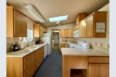 8907 Big Pine Way, Klamath Falls, OR 97601 - Photo 17