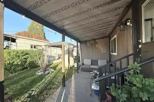 2395 Redwood Ave, Grants Pass, OR 97527 - Photo 3