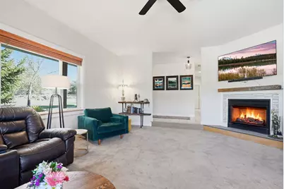 20721 Tango Creek Avenue, Bend, OR 97701 - Photo 9