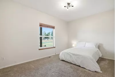 20721 Tango Creek Avenue, Bend, OR 97701 - Photo 33