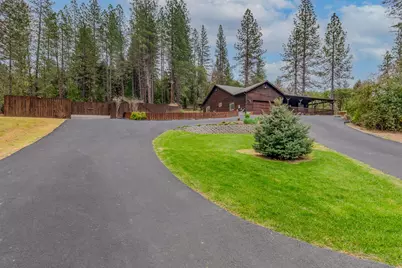 4728 E Evans Creek Road, Rogue River, OR 97537 - Photo 5