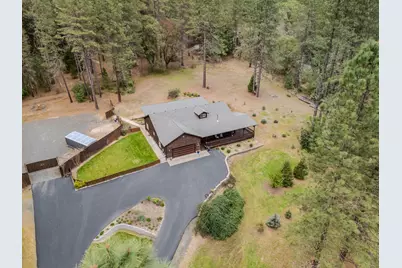 4728 E Evans Creek Road, Rogue River, OR 97537 - Photo 25