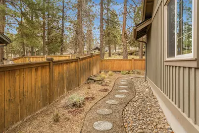 60908 Crested Butte Lane, Bend, OR 97702 - Photo 17