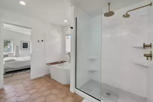 19056 NW Mount Shasta Dr, Bend, OR 97703 - Photo 25