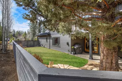 19056 NW Mount Shasta Drive, Bend, OR 97703 - Photo 35