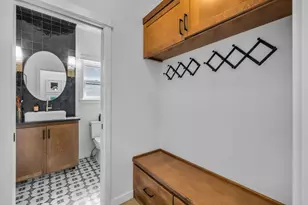 19056 NW Mount Shasta Dr, Bend, OR 97703 - Photo 13