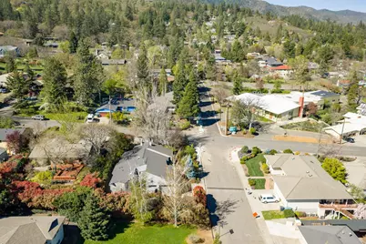 1800 Peachey Road, Ashland, OR 97520 - Photo 5