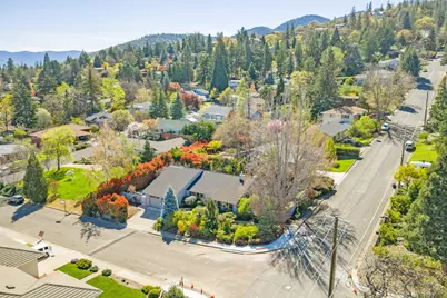 1800 Peachey Road, Ashland, OR 97520 - Photo 3