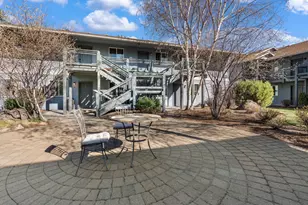 1015 SE 4th St, Bend, OR 97702 - Photo 3