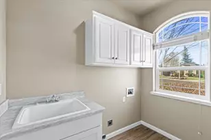 235 Prairie Landing Dr, Eagle Point, OR 97524 - Photo 29