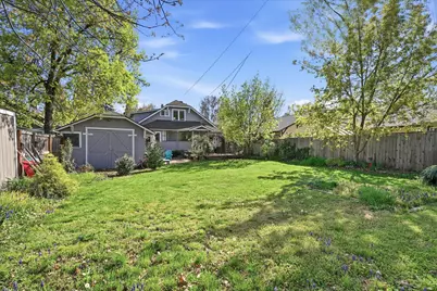 821 Minnesota Avenue, Medford, OR 97504 - Photo 39