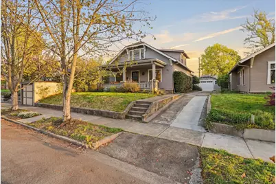 821 Minnesota Avenue, Medford, OR 97504 - Photo 3