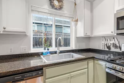 962 Crest Drive, Central Point, OR 97502 - Photo 7