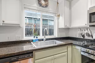 962 Crest Dr, Central Point, OR 97502 - Photo 7