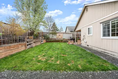 962 Crest Drive, Central Point, OR 97502 - Photo 25
