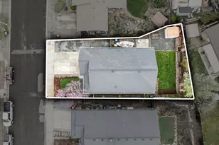 962 Crest Dr, Central Point, OR 97502 - Photo 29