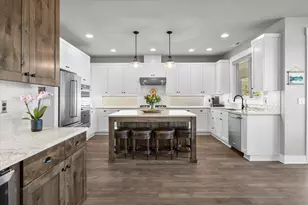 2704 NW Fairway Heights Dr, Bend, OR 97703 - Photo 15