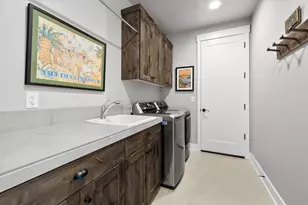 2704 NW Fairway Heights Dr, Bend, OR 97703 - Photo 33