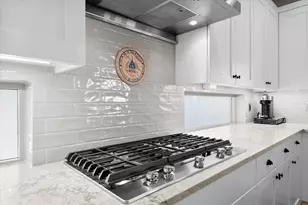 2704 NW Fairway Heights Dr, Bend, OR 97703 - Photo 21