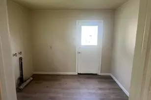 840 W Stewart Ave, Medford, OR 97501 - Photo 7