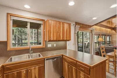 13137 Hawks Beard #GH 129, Black Butte Ranch, OR 97759 - Photo 11