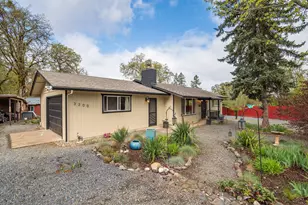 3300 Cloverlawn Dr, Grants Pass, OR 97527 - Photo 1