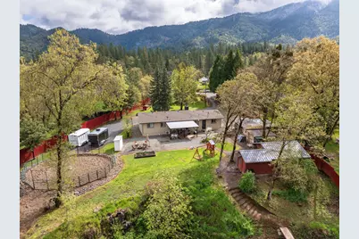 3300 Cloverlawn Drive, Grants Pass, OR 97527 - Photo 39