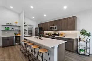 3087 Sky Lakes Dr, Medford, OR 97504 - Photo 3