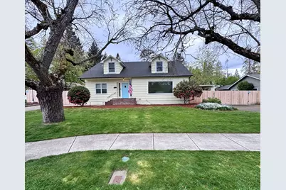 736 NW 3rd Street, Grants Pass, OR 97526 - Photo 1