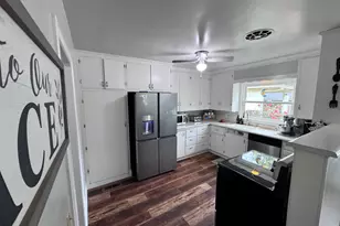 736 NW 3rd St, Grants Pass, OR 97526 - Photo 31