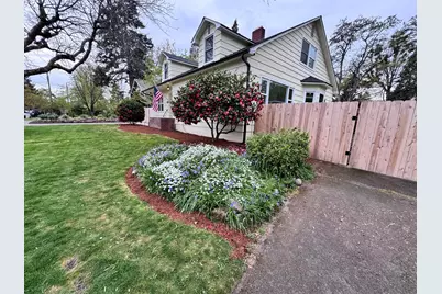 736 NW 3rd Street, Grants Pass, OR 97526 - Photo 9