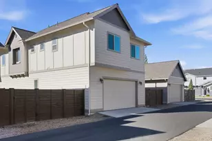20510 SE Stanford Pl, Bend, OR 97702 - Photo 25