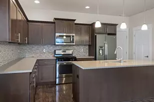 20510 SE Stanford Pl, Bend, OR 97702 - Photo 3